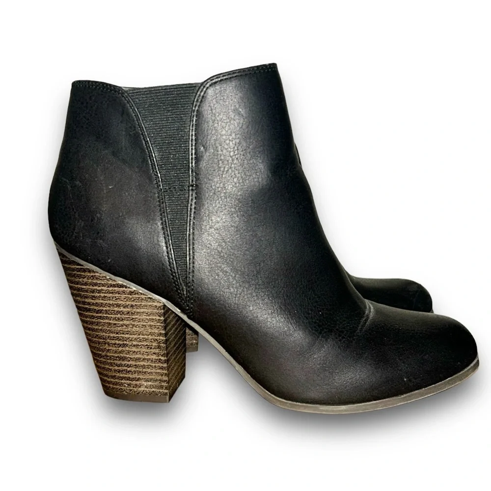 Fergalicious • Punch Ankle Booties, Black, Block Heel, Zippered, Size 9.5 - Picture 2 of 8